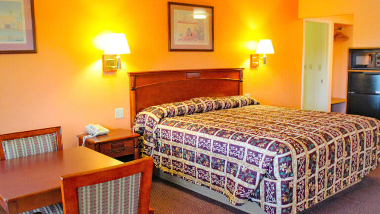 single bed room at hawthornes best inn