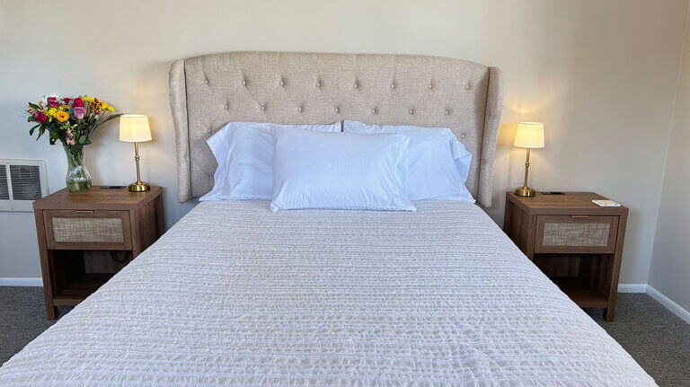 bedroom at hotel lamoille nevada