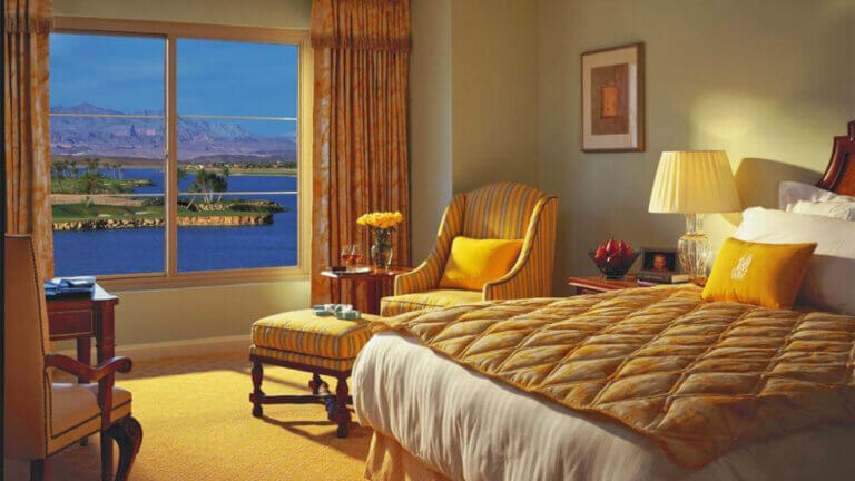 single bed room at the hilton lake las vegas resort