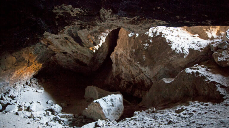 Cave lovelock