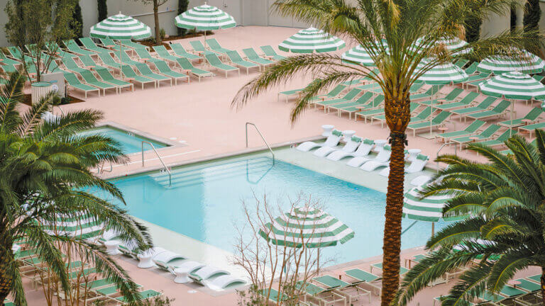 outdoor pool at park mgm