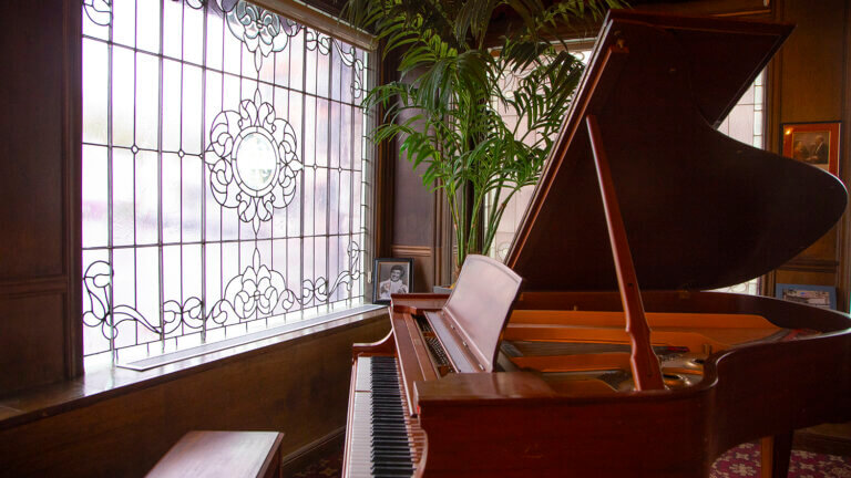 mizpah hotel piano