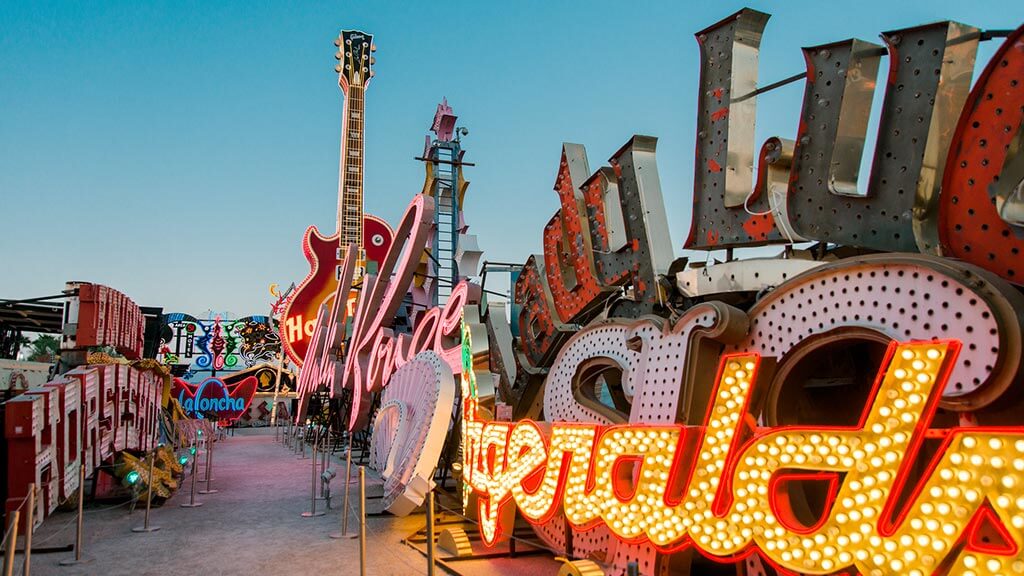 Las Vegas Iconic Neon Signs - VegasGreatAttractions