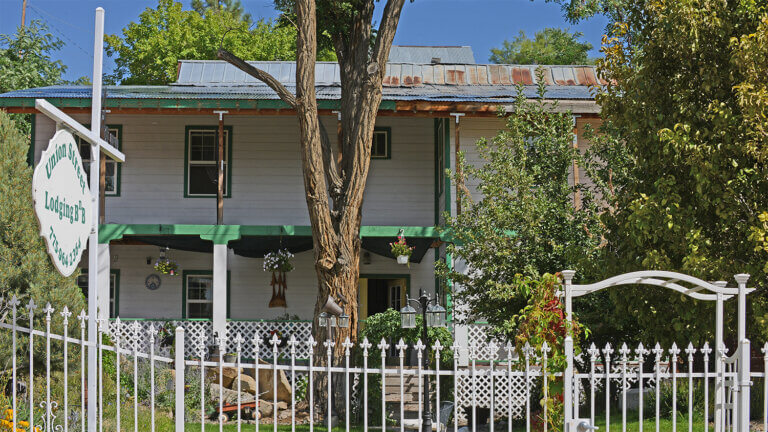 outside Union Street Lodging B&B