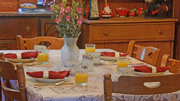 dinning table at Union Street Lodging B&B