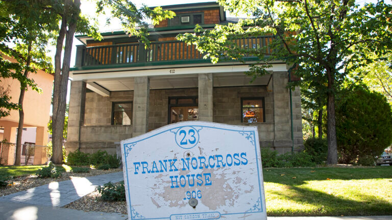 house along Kit Carson Trail