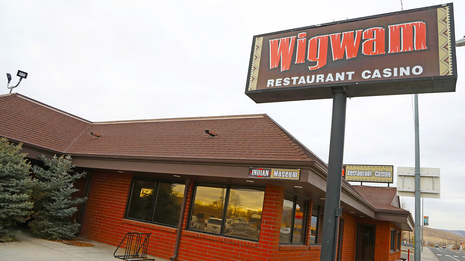 Mary & Moe’s Wigwam Restaurant & Casino
