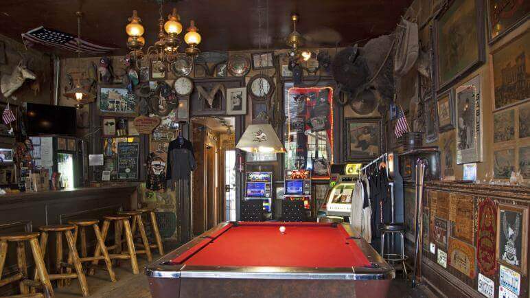 genoa bar saloon