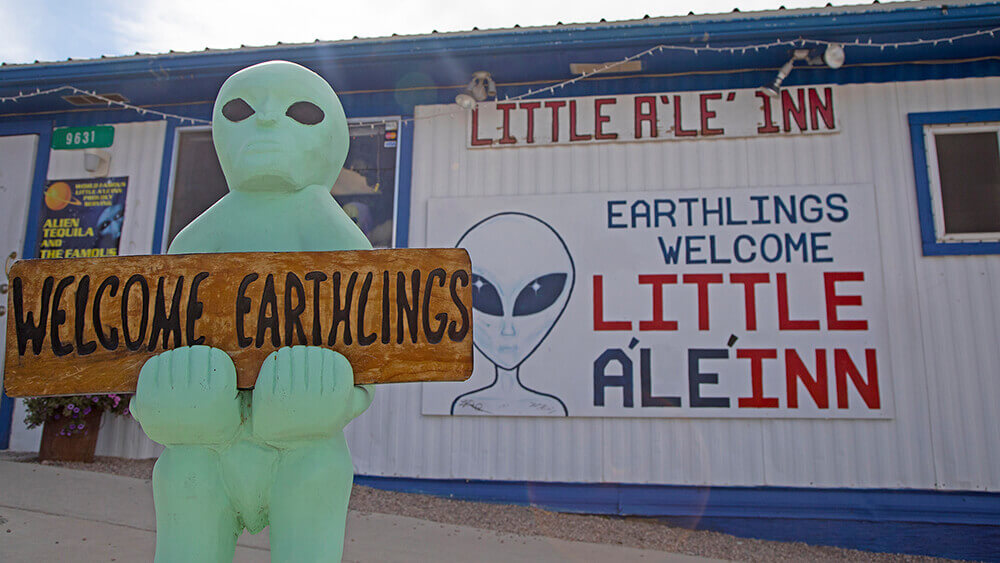 little alien inn
