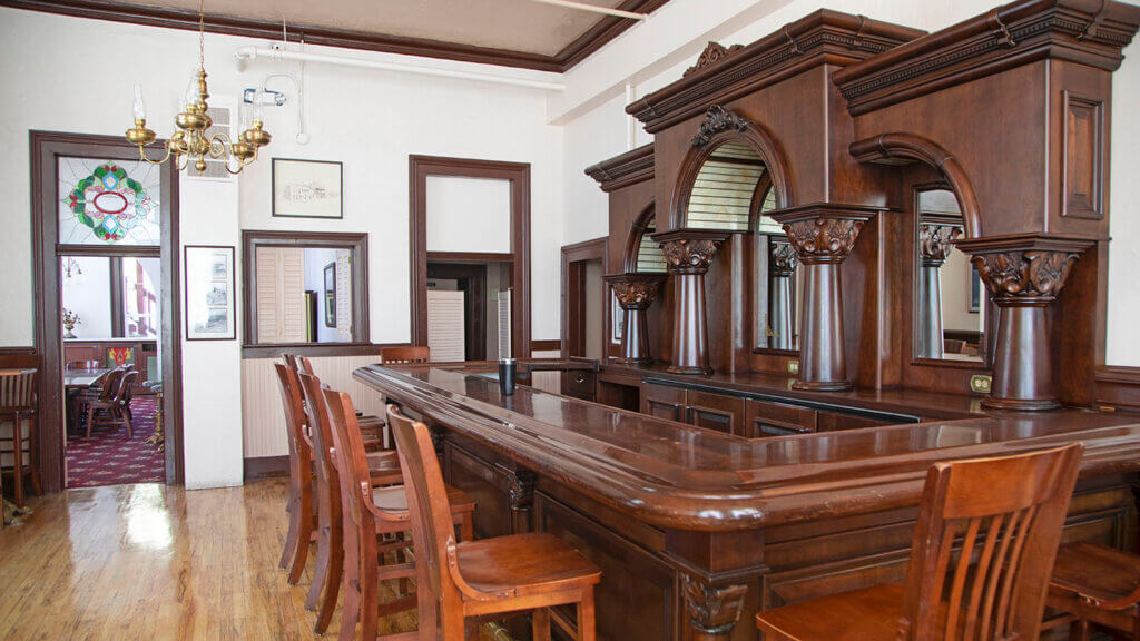 wooden bar at the jackson house hotel