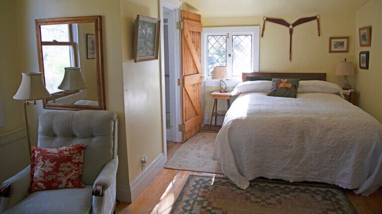 guest room at the old pioneer garden country inn