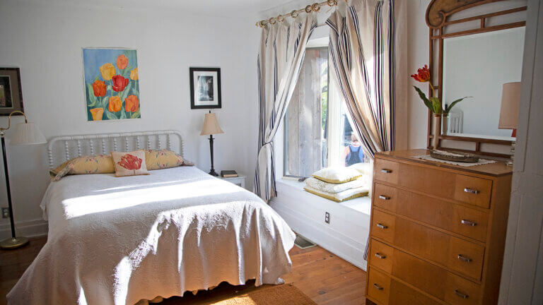 guest room at the birthplace of mark twain