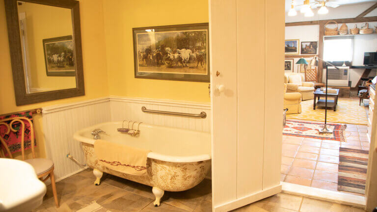 bathroom with tub at the old pioneer garden country inn