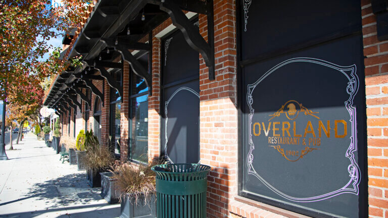 overland restaurant & pub logo