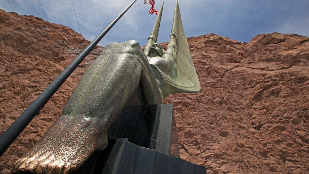 angel statue at hoover dam