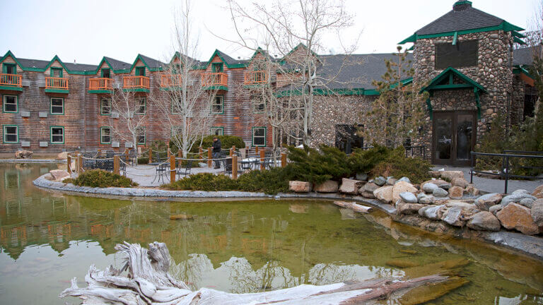 charleston peak courtyard