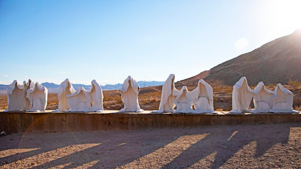 20. Belgian Artist Albert Szukalski was so moved by this abandoned place and its alluring Mojave desertscapes, he and other artists began creating permanent sculptures here in 1984. His most famous is his take on The Last Supper... 