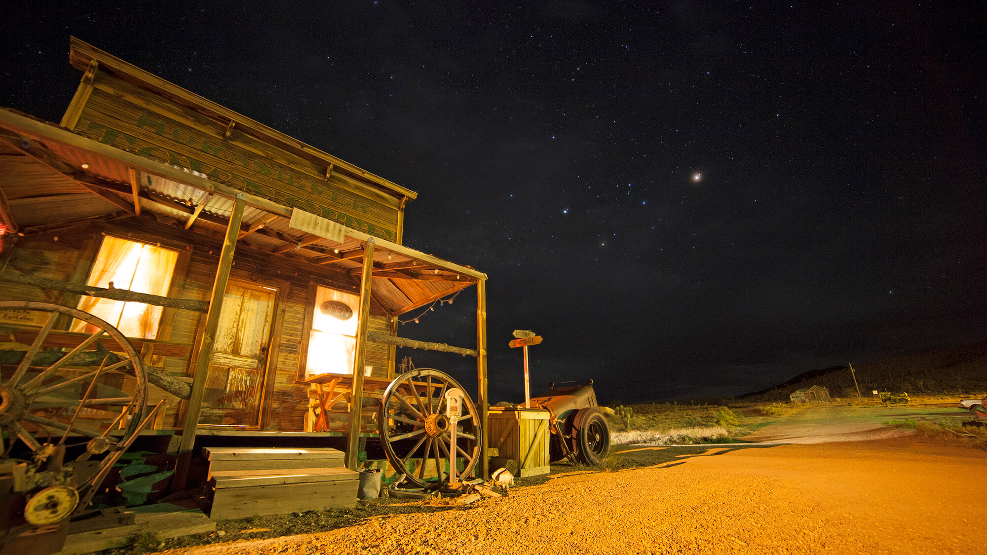 Clip art of an abandoned city with stars