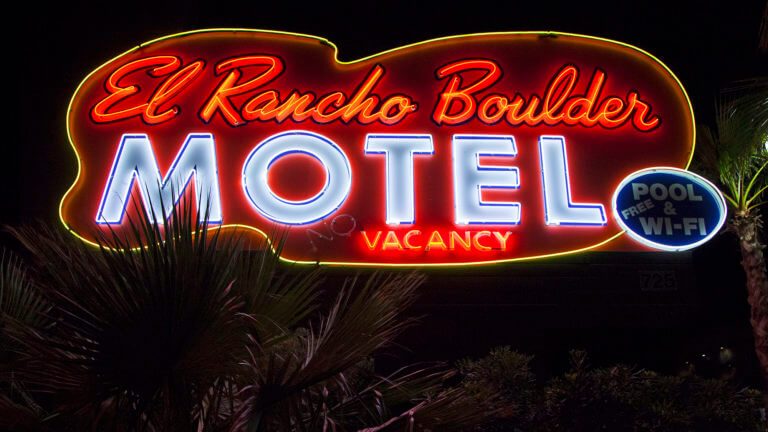el rancho boulder motel at night