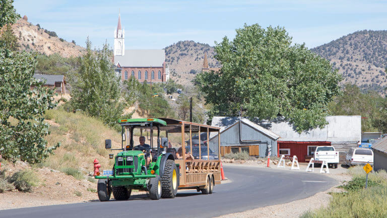 virginia city trolley tour bus leaving virginia city