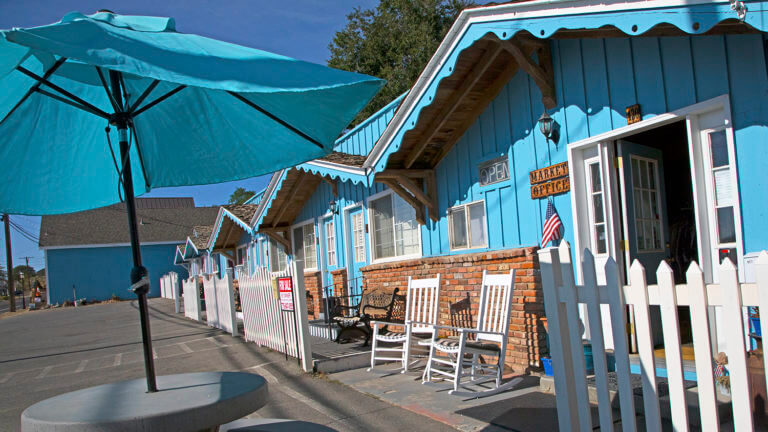 sugarloaf mountain motel outside view