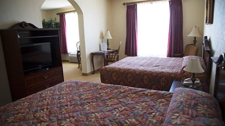 double bed room at silverland inn suites