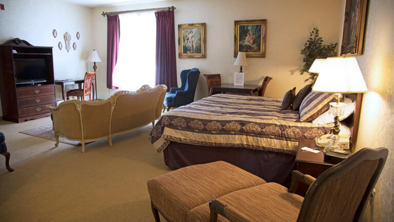room at silverland inn suites