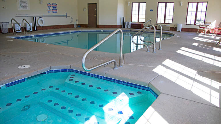 pool at silverland inn suites