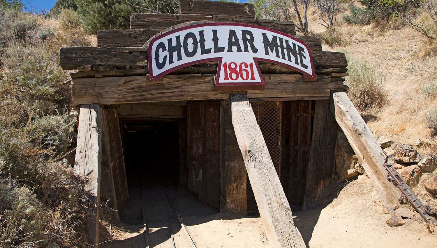 entrance to the chollar mine