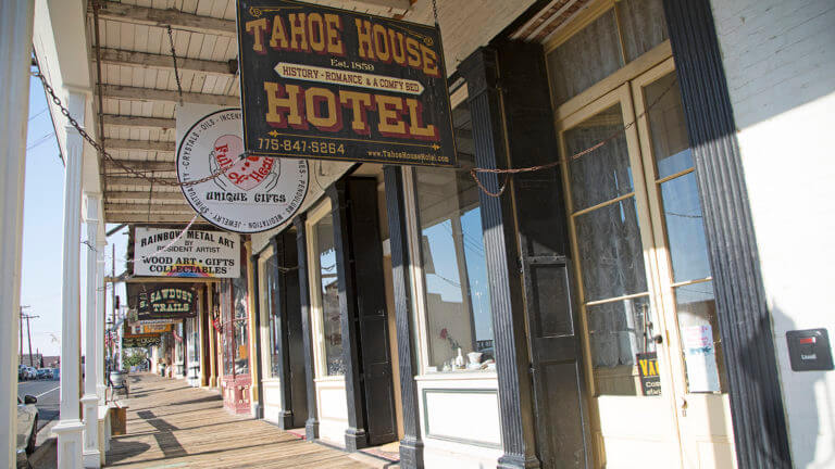 boardwalk sign for tahoe house hotel