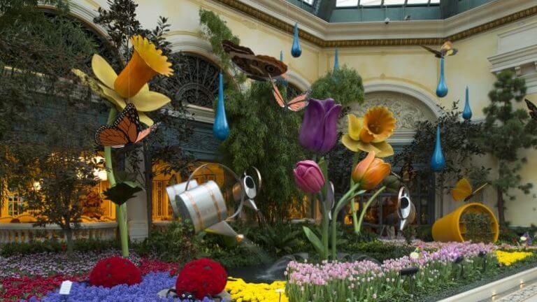 Bellagio Conservatory and Botanical Gardens in Las Vegas blossoms with a  new summer display - Las Vegas Magazine