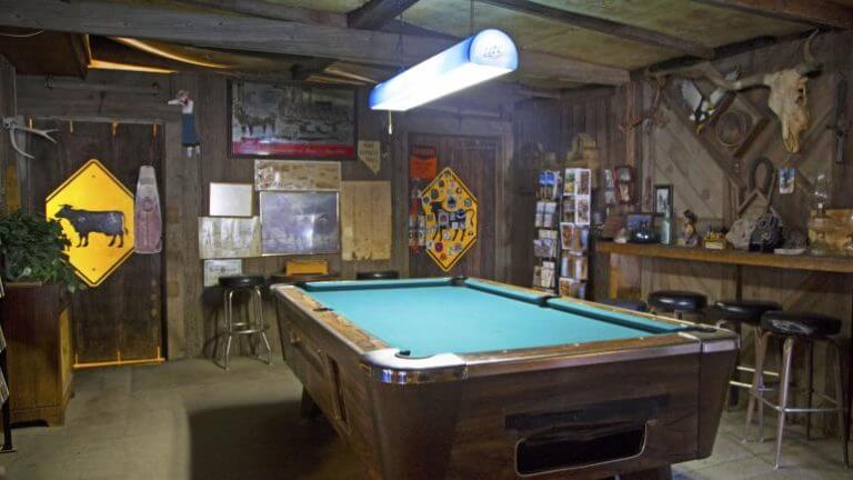 billiards table at middlegate station