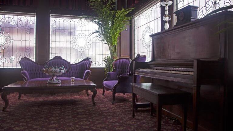 mizpah hotel lounge