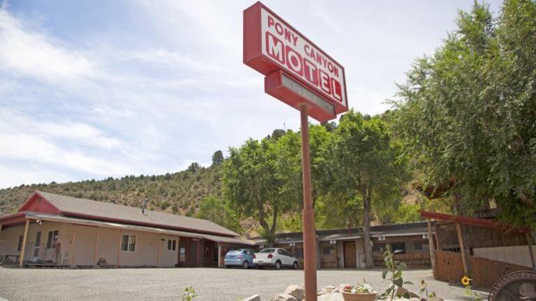 Pony Canyon Motel