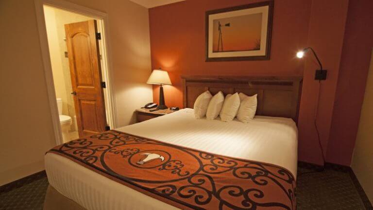 single bed room at stockmens casino