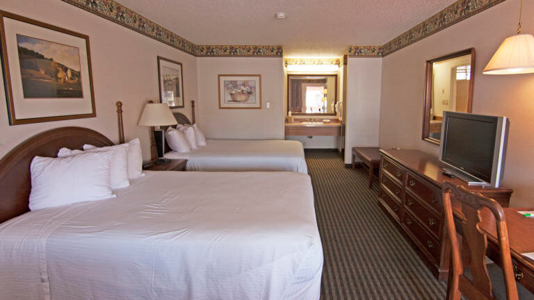 thunderbird motel room two queen size beds