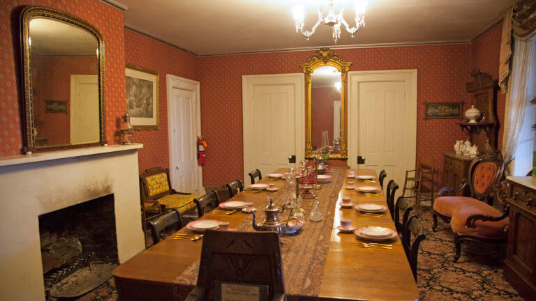 mackay manor dining room