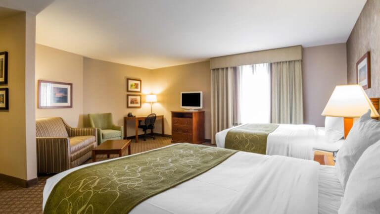 large hotel room at comfort suites fernley