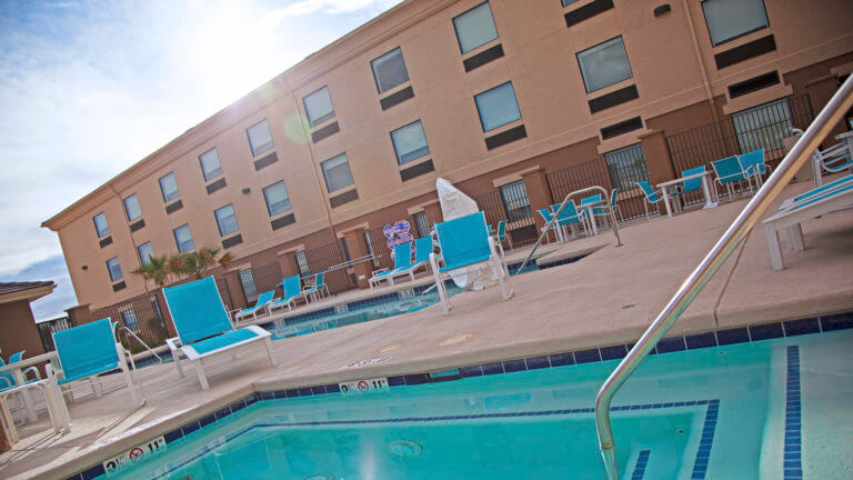 hot tub at the holiday inn in pahrump