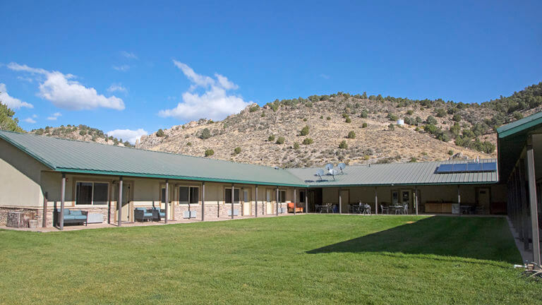 hidden canyon retreat plaza