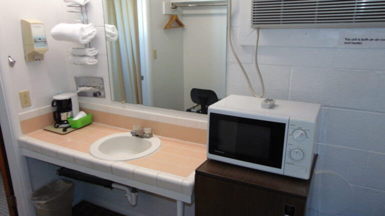 Holiday Lodge sink and microwave