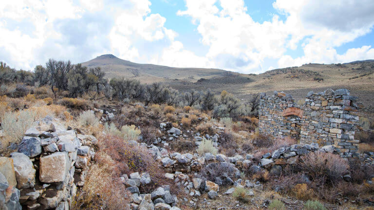 ruins at hamilton ghost town