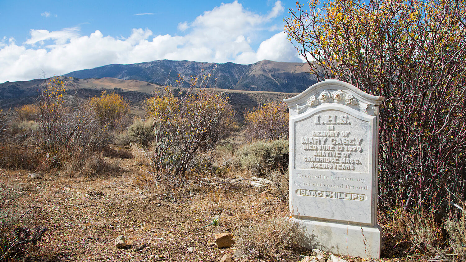 grave at Hamilton Ghost Town