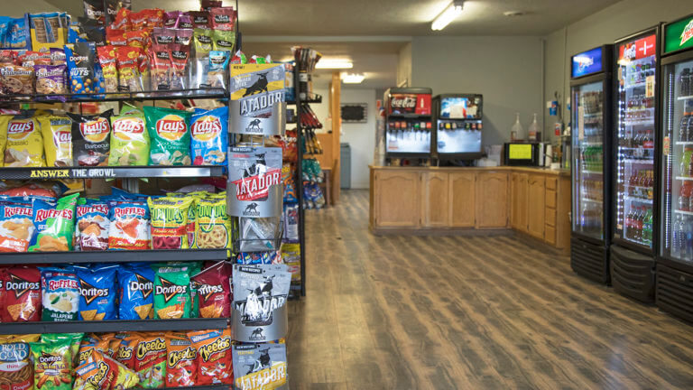 whipple family country store snacks