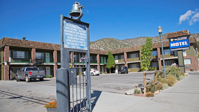 elys jailhouse motel and casino parking entrance