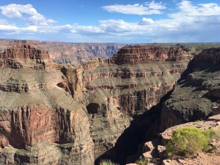 canyon tour on Wild West Helicopters