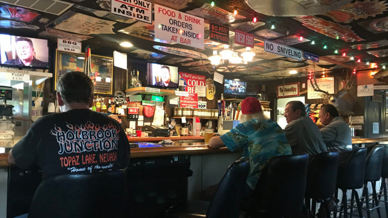 inside of iggy & squiggy's junction bar