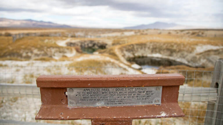 applegate trail sign