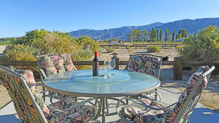 outside table at queensland vineyard bed and breakfast