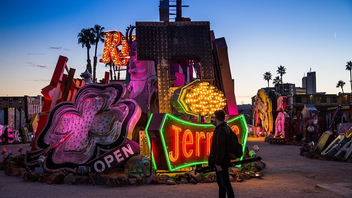 kæmpe hørbar Rede The Neon Museum in Las Vegas | Visit the Sign Museum